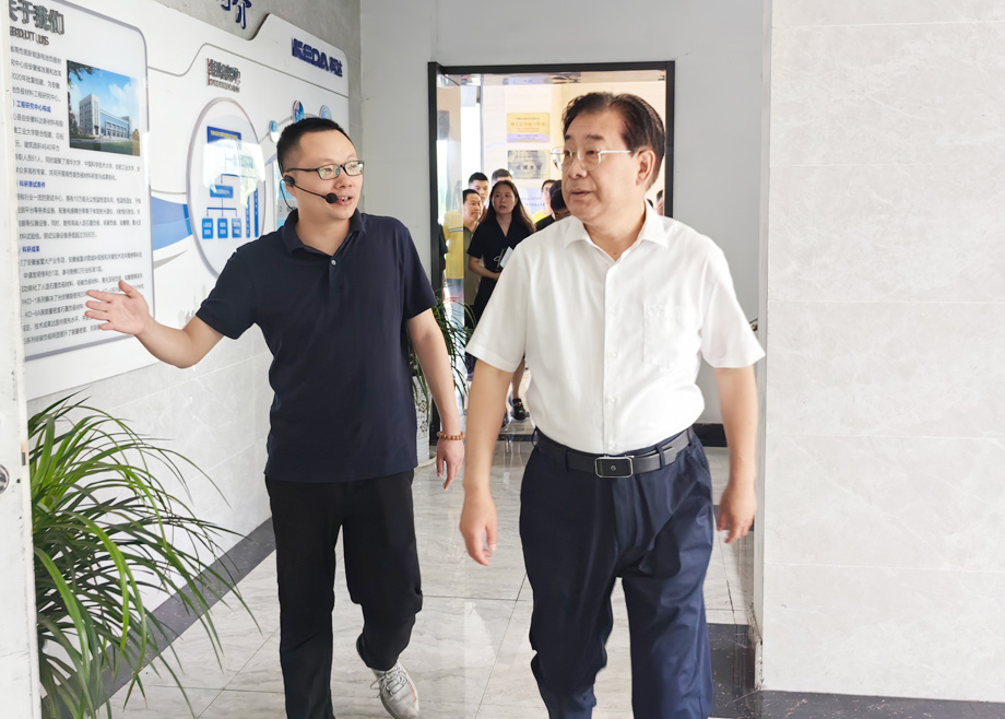 马鞍山市委书记袁方及市长葛斌分别莅临安徽爱游戏（中国）新材料、安徽爱游戏（中国）机电考察调研