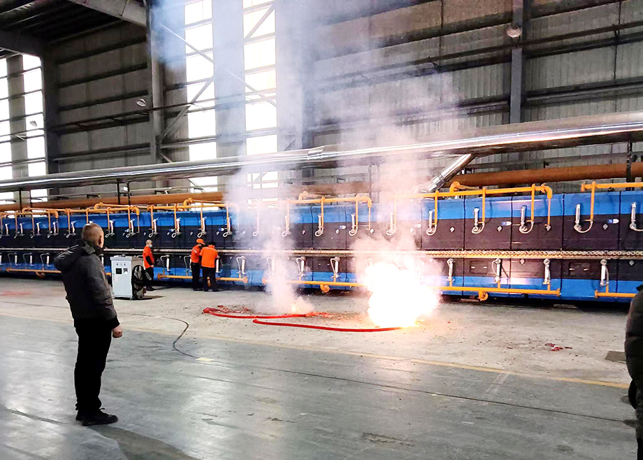 爱游戏（中国）承建的福建德胜第二条发泡陶瓷智能整线成功点火